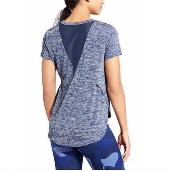 Athleta Tops - Athleta Utopia tee